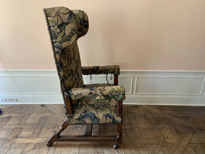 Fauteuil à oreilles basculant en bois naturel...