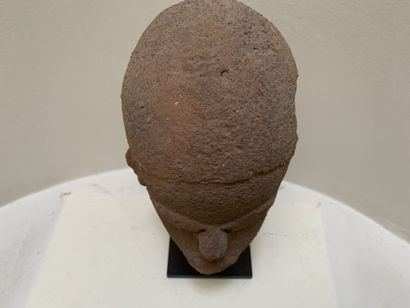 Partie de visage en terre-cuite, Nok Nigéria
H...