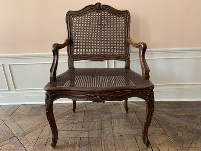 Fauteuil à dossier droit canné en bois naturel...
