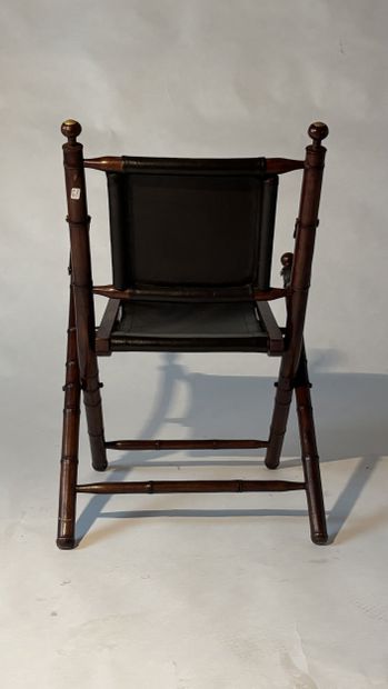Lot :
- Fauteuil de bureau en bois naturel...