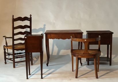 Lot :
- Fauteuil de bureau en bois naturel...
