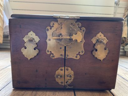 Coffret de toilettes de voyage en bois naturel...