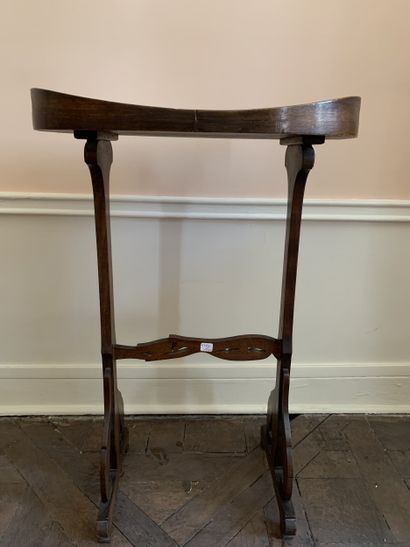 Emile GALLE (1846-1904)
Table à thé à plateau...