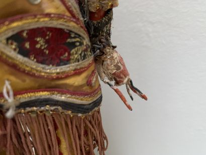 Marionnette de théatre en bois peint, tissus...