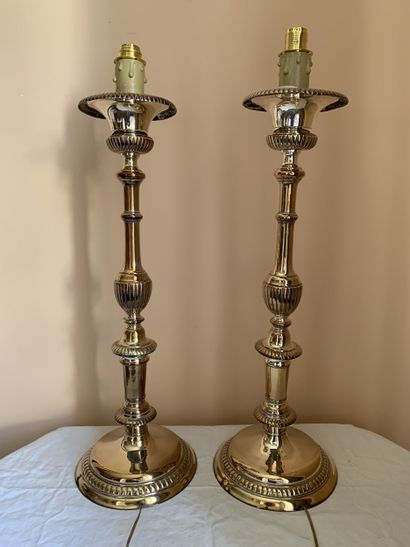 Paire de pieds de lampe en métal argenté...