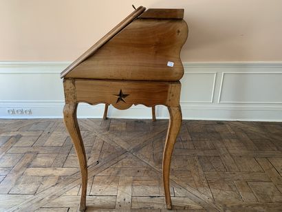 Bureau de pente en bois naturel marqueté...
