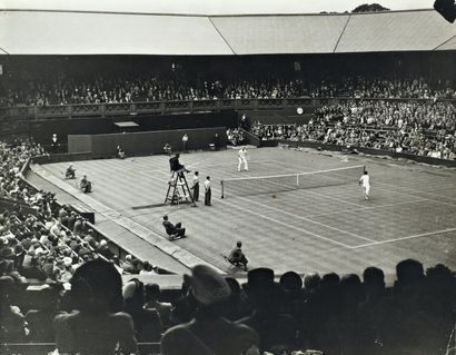 photographie du match à Wimbledon 1946 entre...