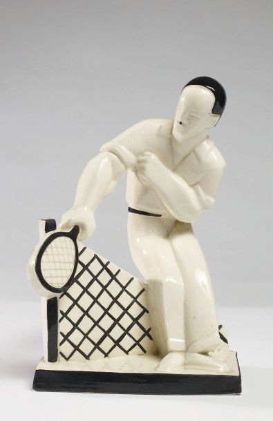 joueur assis sur filet porcelaine blanche...