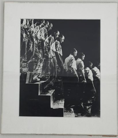 Eliot ELISOFON (1911-1973)
Duchamp descending...