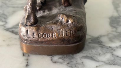 LE COURTIER after
Hunting Dog at a Halt
Brown...