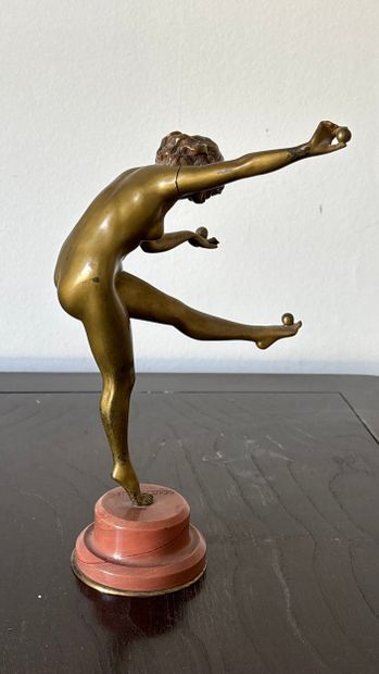 Claire COLINET (1885-1972)
The Nude Juggler
Bronze...