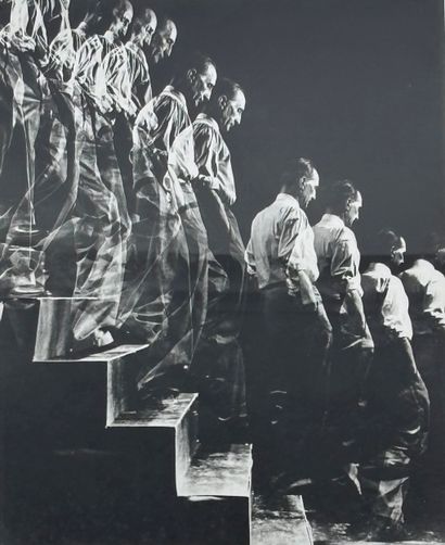 Eliot ELISOFON (1911-1973)
Duchamp descending...
