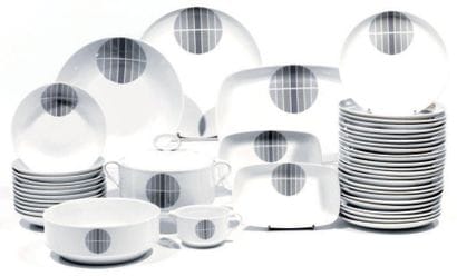 ESCHENBACH
Partie de service en porcelaine...