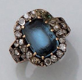 Bague en or et argent ajouré, sertie d'une...
