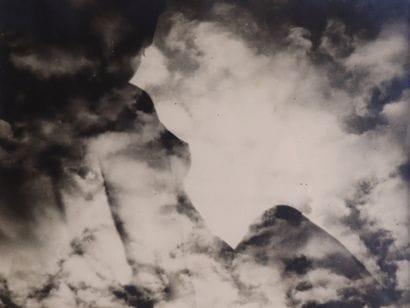 Ecole contemporaine
Femme nue parmi les nuages
Photomontage
17...