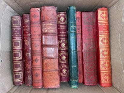Important lot comprenant environ 230 livres...