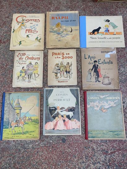 Lot de 45 albums pour enfants, dont :
-	Robinson...