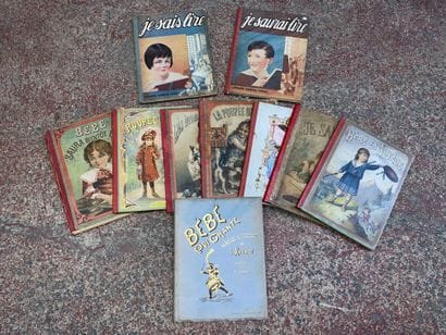 Lot de 45 albums pour enfants, dont :
-	Robinson...