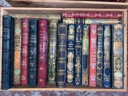 Lot d’environ 215 livres d’aventures, romans,...
