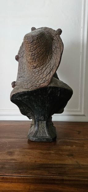 Ecole moderne
Buste de paysan Maure
Sculpture...
