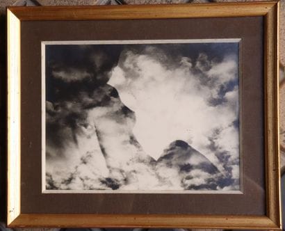 Ecole contemporaine
Femme nue parmi les nuages
Photomontage
17...
