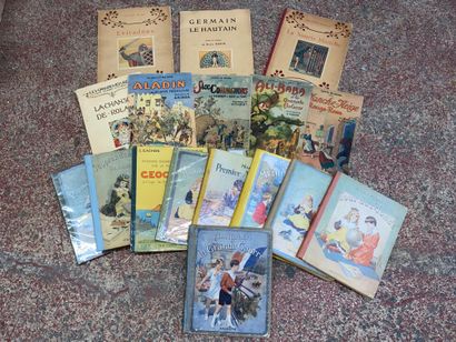 Lot de 45 albums pour enfants, dont :
-	Robinson...
