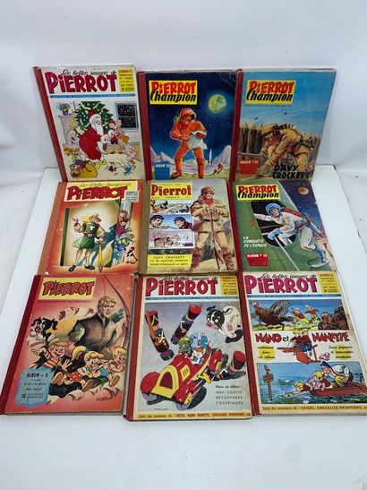 PIERROT 
Lot comprenant :
-	10 albums de...