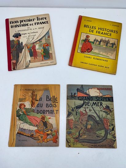 Lot comprenant :
-	7 albums illustrés par...