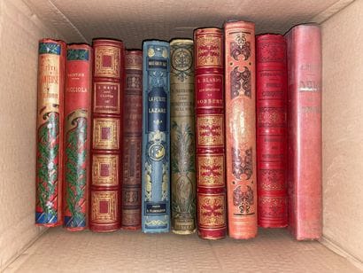 Important lot comprenant environ 230 livres...