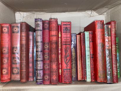 Lot of 11 boxes containing approximately...