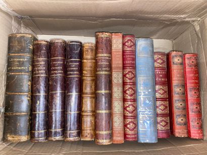 Lot of 11 boxes containing approximately...