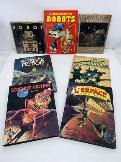 SCIENCE FICTION 
Set includes: 
- 7 books...