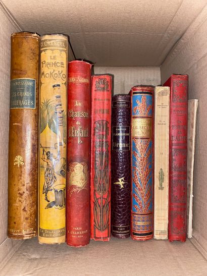 Important lot comprenant environ 230 livres...