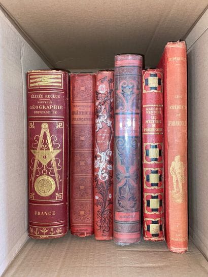 Important lot comprenant environ 230 livres...