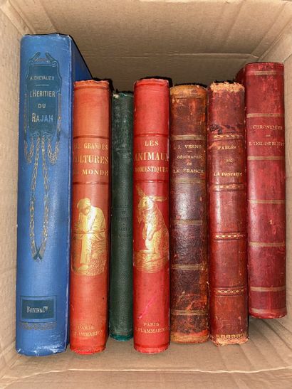 Important lot comprenant environ 230 livres...