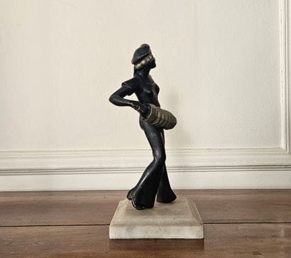 Ecole moderne
L'accordéoniste
Sculpture en...