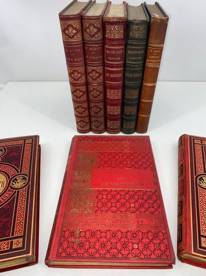 Walter SCOTT 
8-volume set: 
- Kenilworth...