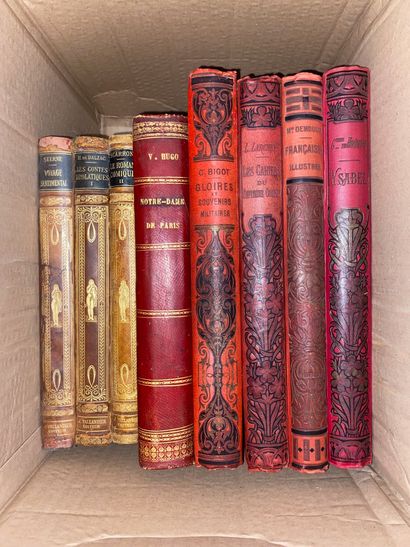 Important lot comprenant environ 230 livres...