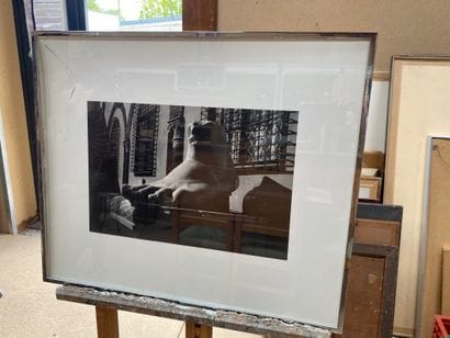 Ensemble de trois photographies en noir et...