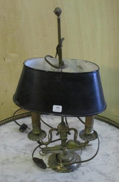 Lampe bouillotte en bronze à deux bras de...