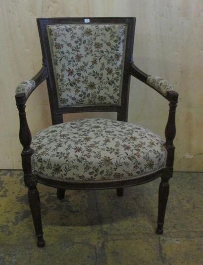 Fauteuil cabriolet en bois naturel, Epoque...