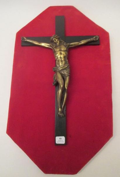 Christ en croix en bronze H: 37 cm