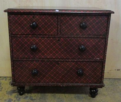 Commode en bois naturel à décor écossais