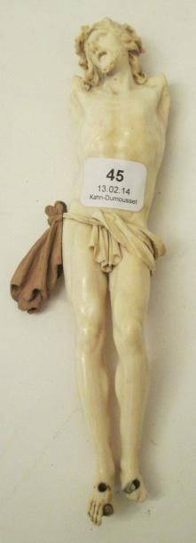 Christ en ivoire (manque les bras, accidendts...
