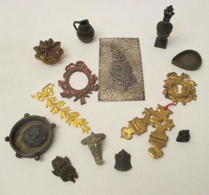Eléments de bronzes d'ameublement