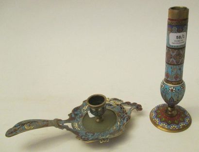 Bougeoir et bougeoir à main en bronze cloisonné...