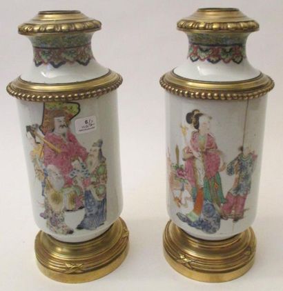 Paire de lampes à pétrole en porcelaine de...