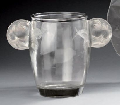 CRISTAL LALIQUE
Vase «Yvelines» (1926). Epreuve...