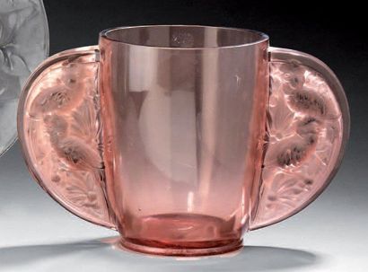 VERLYS
Vase «Oiseaux» . Epreuve en verre...