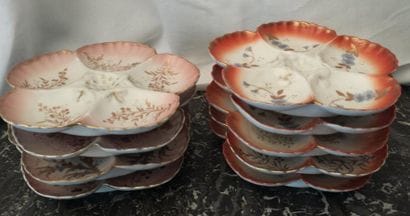 9 Assiettes à condiments en porcelaine p...